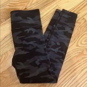 Athleta elation camo 7/8 tight. Medium tall size.